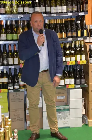 Les images de la dégustation réservée aux femmes de l'Intermarché de Cognac