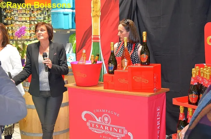 Les images de la dégustation réservée aux femmes de l'Intermarché de Cognac