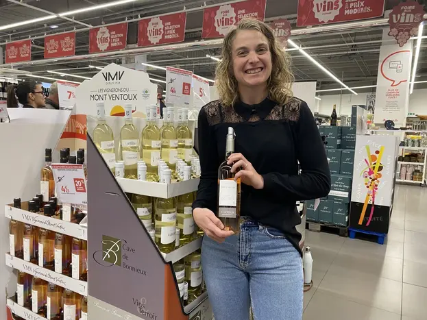 Partenaire historique d'Auchan Cavaillon, la cave coopérative de Bonnieux était présente lors de cette soirée événement en la personne de Paulin