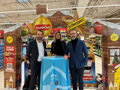 De gauche à droite : Mickaël Cornilleau, directeur commercial grande fistribution de SBFF, Valentine Noury, directrice développement durable et af