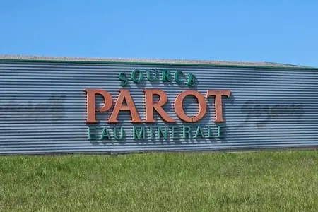 La source Parot, détenue par le groupe Alma, est à l'arrêt en raison d'un taux de PFAS plus élevé que ce qu'autorise la norme européenne.