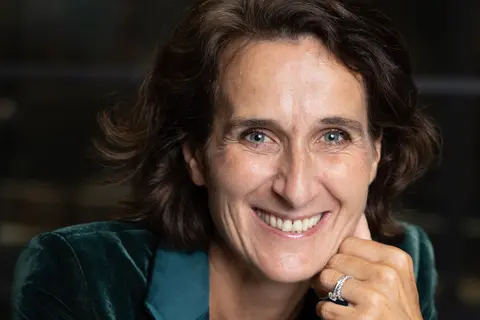 Florence Audoyer-Missakian a débuté sa carrière en tant que commerciale terrain chez Pepsico France. 