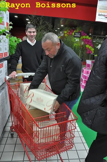 Les images de la soirée Foire aux Vins de printemps d'Intermarché Cognac (16)