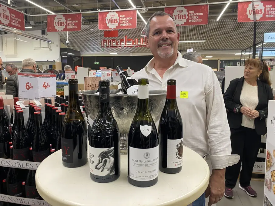 Les vignobles Vellas, à cheval sur les vignobles de la vallée du Rhône et du Languedoc-Roussillon, représentés par Thierry Beyssier, entrent en s