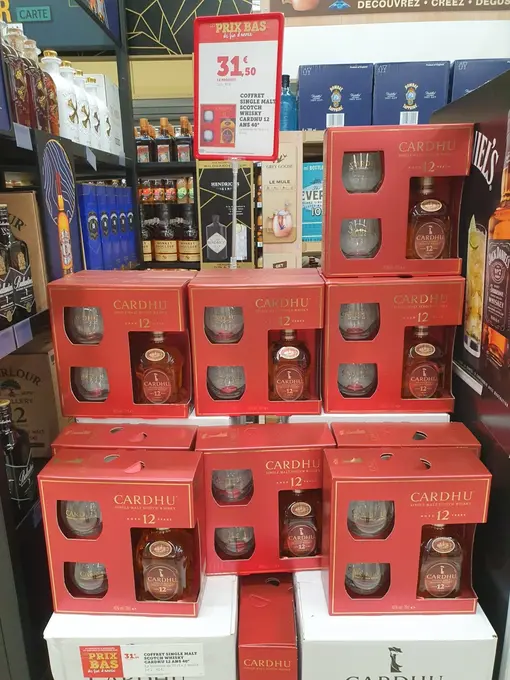 Les problèmes de disponibilité du 12 ans de Cardhu sont désormais derrière lui. L'une des références stars du segment des scotchs single malt, p